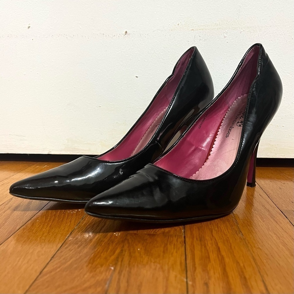 Barbie TOWN SHOES Black Patent Leather Pointed Toe Heels Pink Soles Size 8.5